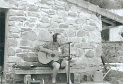 John Brassett is recording.jpg (18132 octets)